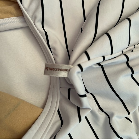 White and black stripe swimsuit - M - Picture 4 of 4